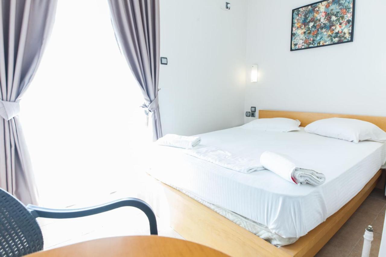 Silver Hotel Athens Double Room With Balcony Exterior photo
