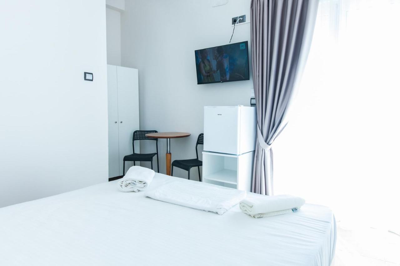 Silver Hotel Athens Double Room With Balcony Exterior photo